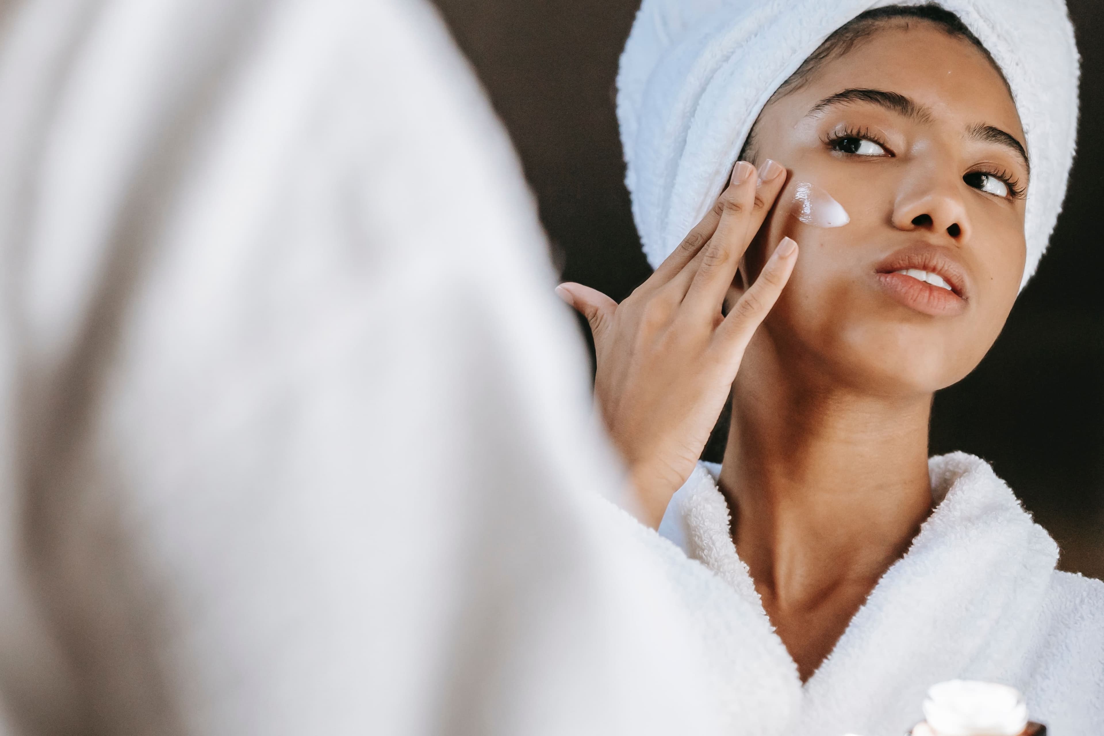 Rangkaian Skincare Simple untuk Kulit Berjerawat dalam 4 Tahap!